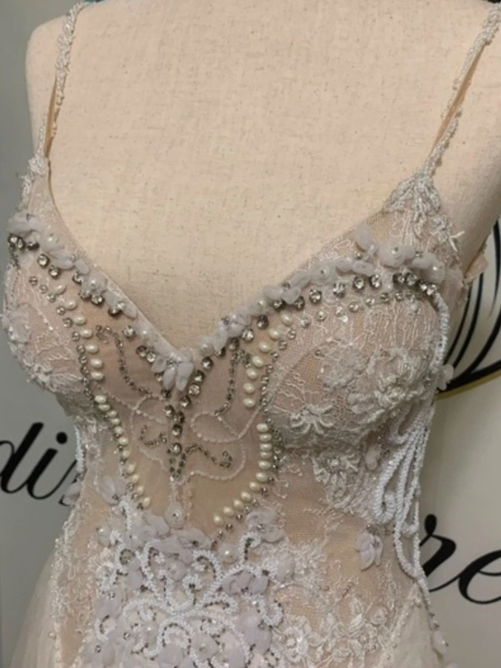 Solo Merav Sintra Wedding Dress with Beaded Embellishments Size 8 Nwt